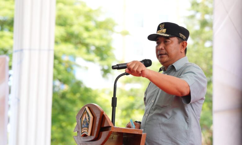 Setelah Jeneponto, Pj Gubernur Bahtiar Salurkan Bantuan Pangan Pemerintah Pusat Kepada Warga Miskin di Bantaeng