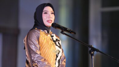 Sofha Marwah Bahtiar Lantik dan Kukuhkan Pengurus Komunitas Designer Olah Tenun Sulsel