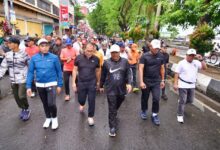 Cooling Down Jelang Pemilu 2024, Pj Gubernur Sulsel Inisiasi Jalan Sehat dan Bakti Sosial di Pantai Losari