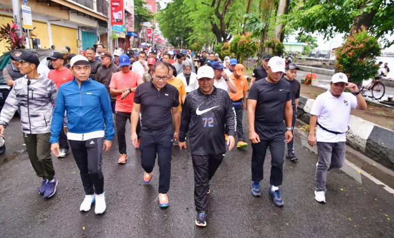 Cooling Down Jelang Pemilu 2024, Pj Gubernur Sulsel Inisiasi Jalan Sehat dan Bakti Sosial di Pantai Losari