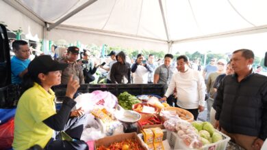 Pj Gubernur Sulsel Jalan Santai, Cek Kesehatan dan Tinjau Pasar di Parepare