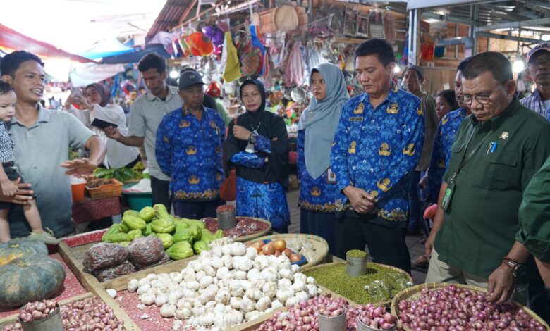 Wakili Wali Kota, Kadis Perdagangan Kota Palu Launching PAS AMAN di Pasar Masomba Palu