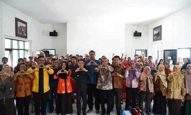 Hadiri Pembukaan Bimtek Aplikasi SRIKANDI, Bupati Sigi: Tuntutan Zaman Mengharuskan Penerapan Digitalisasi Semua Sektor