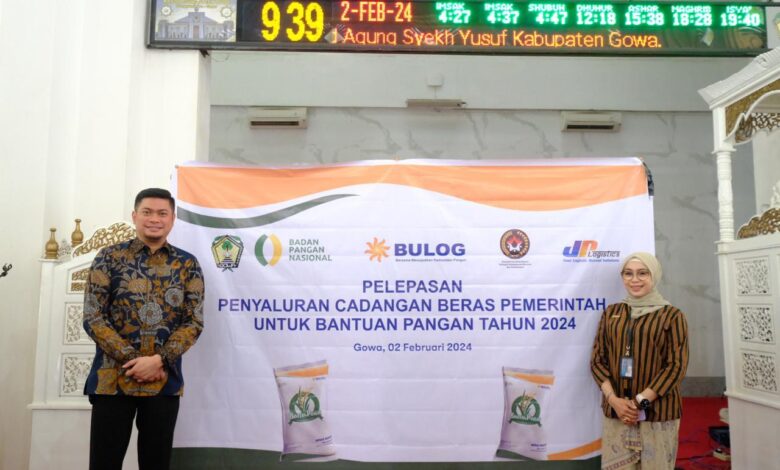Pemkab Gowa dan Bulog Mulai Salurkan Bantuan Cadangan Pangan Beras
