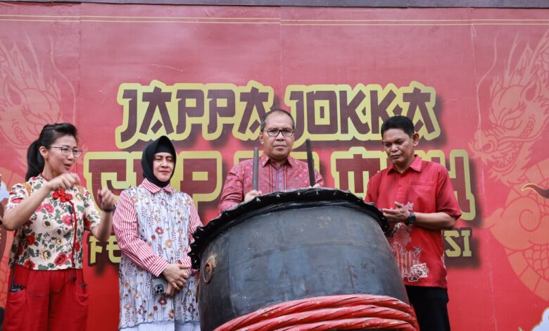 Ketua TP PKK dan Wali Kota Makassar Tabuh Gendang Buka Karnaval Budaya Jappa Jokka Cap Go Meh 2024