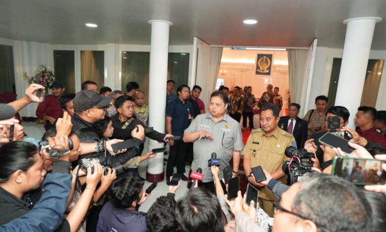 Menko Perekonomian Airlangga Dukung Upaya Pj Gubernur Sulsel Ajukan Tambahan KUR ke Pemerintah Pusat