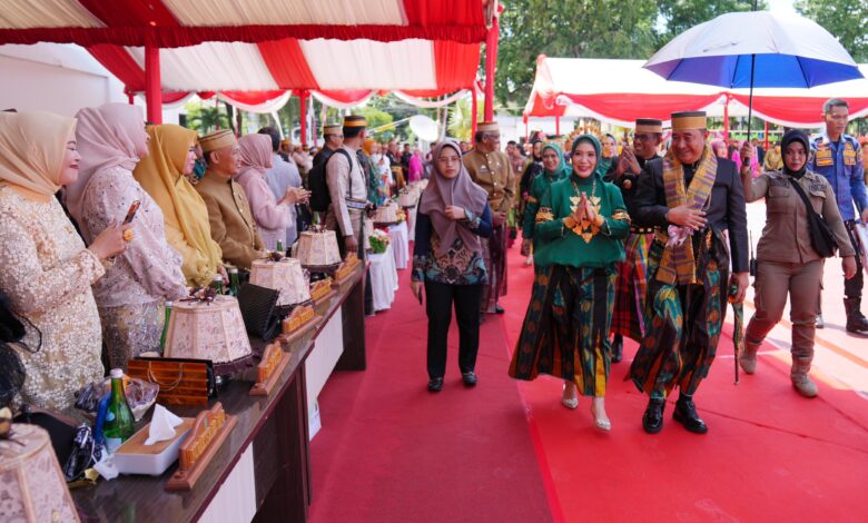 Didampingi Sofha Marwah, Pj Gubernur Sulsel Hadiri HUT Ke-64 Takalar