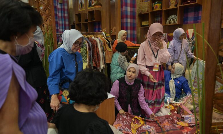 Dekranasda Makassar Pamerkan Produk Unggulan UMKM di Inacraft 2024