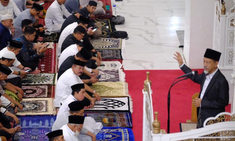 Tarawih Pertama Bersama Masyarakat, Wabup Gowa Sebut Momentum Tingkatkan Kebersamaan 