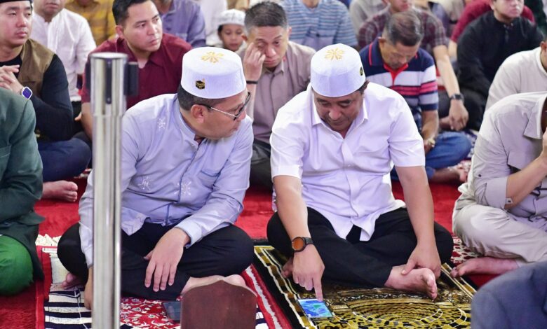 Danny Pomanto-Pj Gubernur Bukber di Lego-lego lalu Tarawih di Masjid 99 Kubah