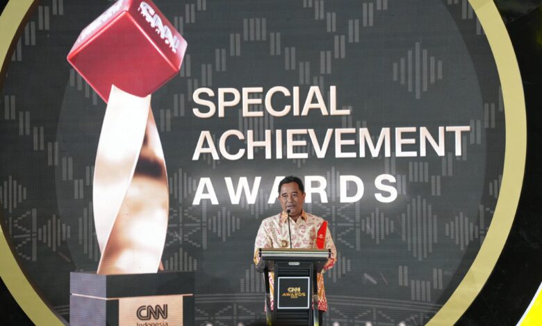 Pj Gubernur Bahtiar Baharuddin Raih CNN Indonesia Awards Kategori Excellence Governance Leadership