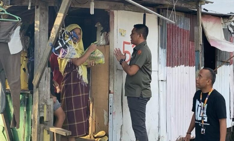 Sulsel Ramadan Berbagi Bahagia, Disbudpar Sulsel Door To Door Bagikan Bingkisan