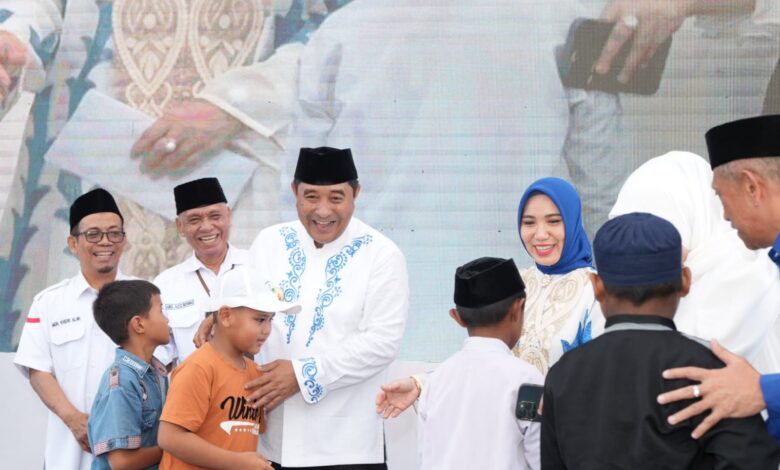 Gerakan Ramadan Berbagi Bahagia Dihadiri Puluhan Ribu Warga di Bone