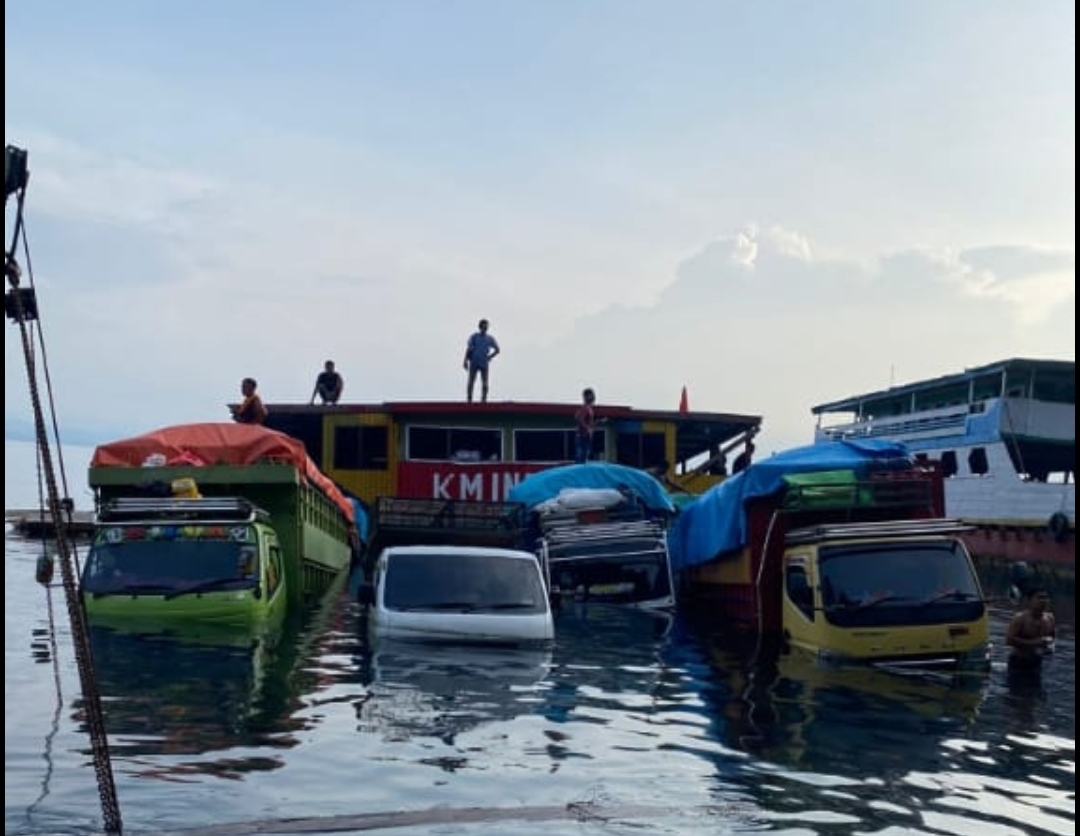 Diduga Over Muatan, Kapal Penumpang Tenggelam di Danau Towuti