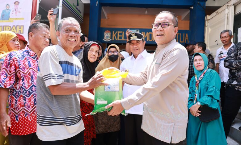 Danny, Pj Gubernur dan Sekprov Kompak Tinjau Gerakan Pangan Murah di Makassar