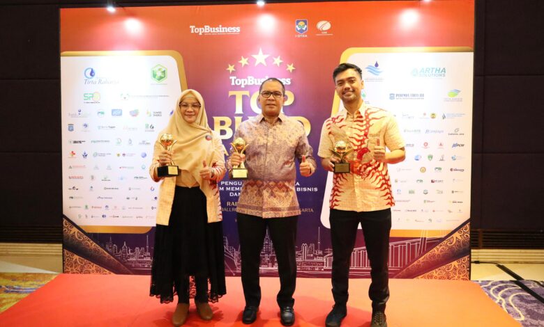 Pemkot Makassar Raih Lima Penghargaan Sekaligus Top BUMD 2024