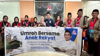 Delapan Pemenang Undian Jalan Sehat Anak Rakyat Berangkat Umrah
