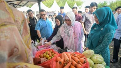 Dukung UMKM, Ketua TP PKK Kota Makassar Tinjau dan Belanja di Operasi Pasar Gerakan Pangan Murah