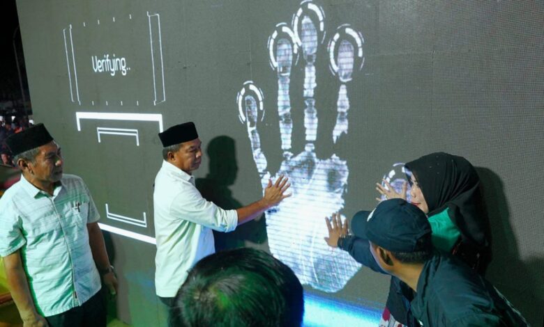 Bupati Andi Utta Launching Desa Digital, Ribuan Orang Padati Lapangan Pemuda