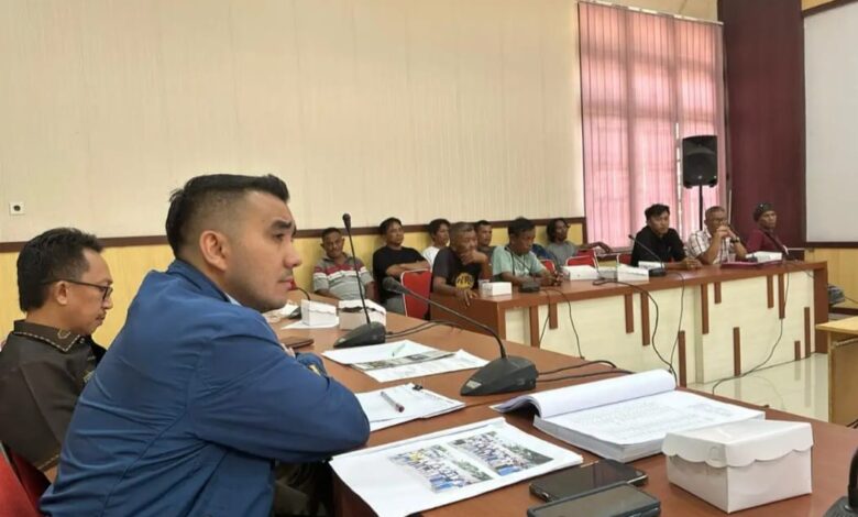 Tak Kebagian Bantuan Covid, Sopir Angkot Gelar Aksi Protes di DPRD Kota Palu