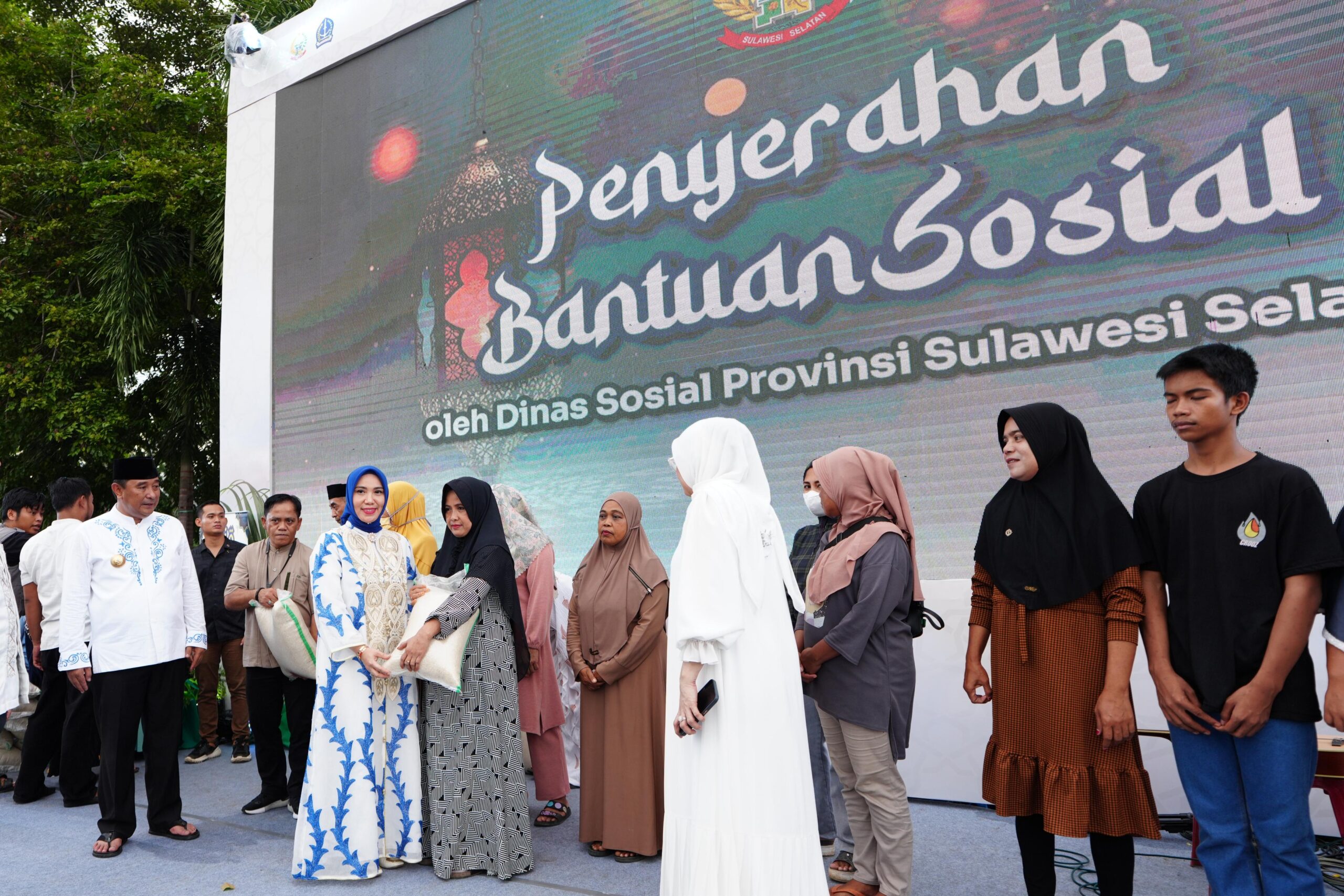 Hadiri Buka Puasa Akbar dan Peringatan Malam Nuzulul Quran, Sofha Marwah Bahtiar Serahkan Sejumlah Bantuan
