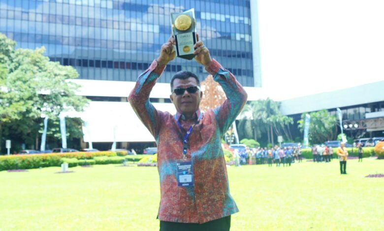 Kedua Kalinya, Bupati Bulukumba Andi Utta Terima Piala Adipura