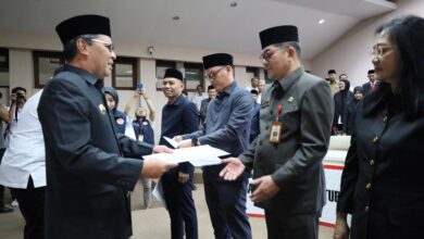 Wali Kota Danny Lantik Empat Pejabat Disdukcapil Makassar
