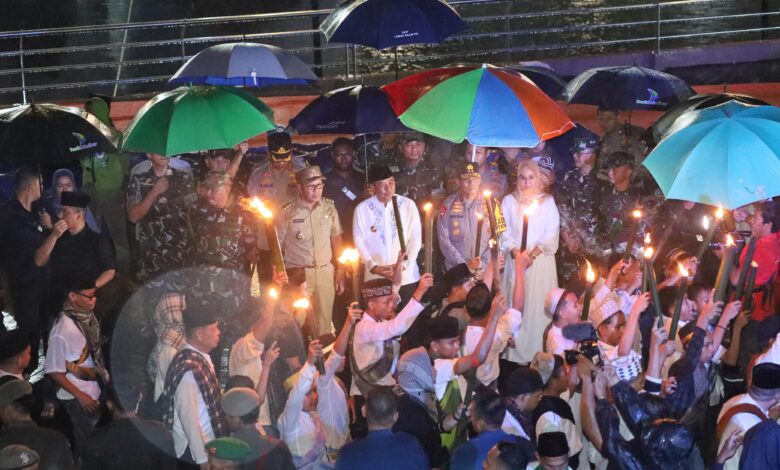 Pj Gubernur Sulsel Apresiasi Wali Kota Makassar Gelar Festival Takbir dan obor Tepian Air Sambut Idul Fitri