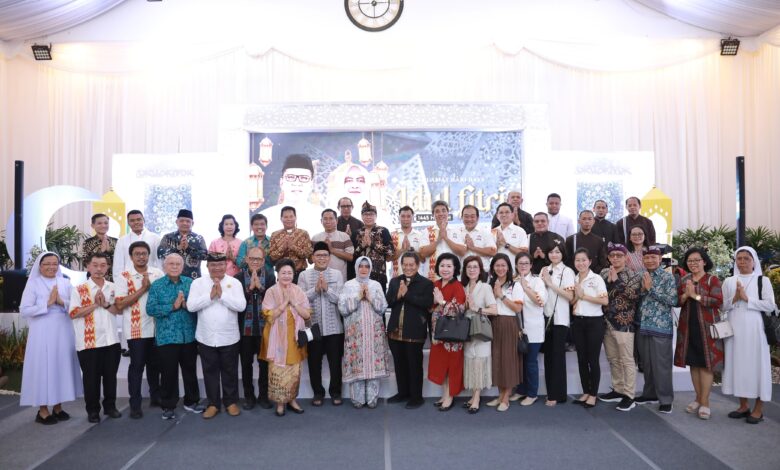 Rayakan Lebaran Idul Fitri 1445 H, Indira Yusuf Ismail Jamu Keluarga, Kerabat hingga Masyarakat di Rumah