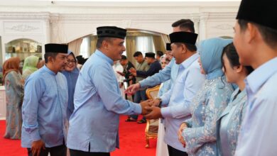 Open House Hari Kedua Lebaran, Pj Gubernur dan Ketua PKK Sulsel Terima Kunjungan Silaturahmi Bupati Wali Kota dan Jajaran