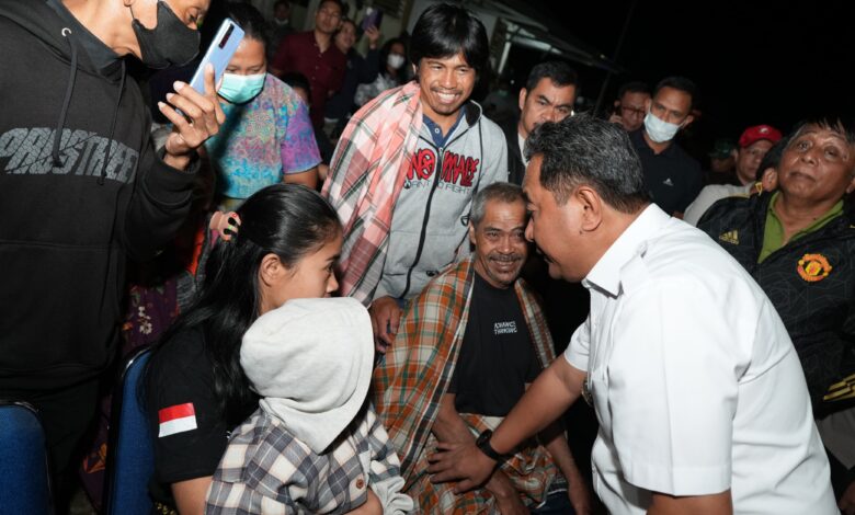 Tana Toraja Berduka, Pj Gubernur Bahtiar Kunjungi Korban Longsor dan Serahkan Bantuan