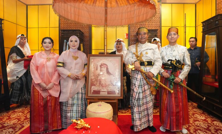 Dewan Adat Saoraja Bone Anugerahi Pj Gubernur Bahtiar Gelar Adat Daeng Mappuji