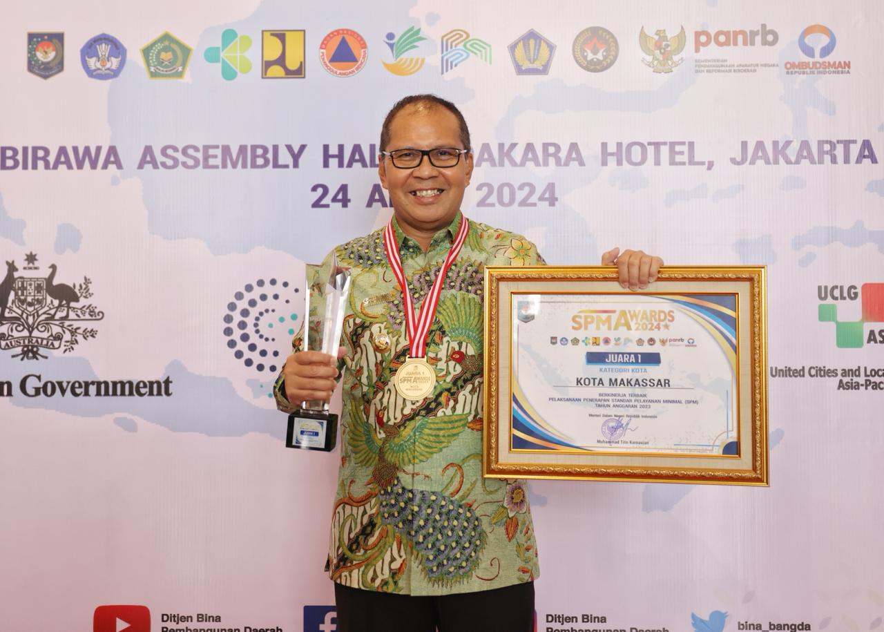 Pemkot Makassar Raih Penghargaan Standar Pelayanan Minimal SPM Awards 2024