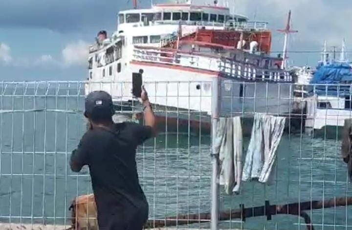 Kemudi Bermasalah, Feri KMP Masima Tabrak Dua Kapal Kayu