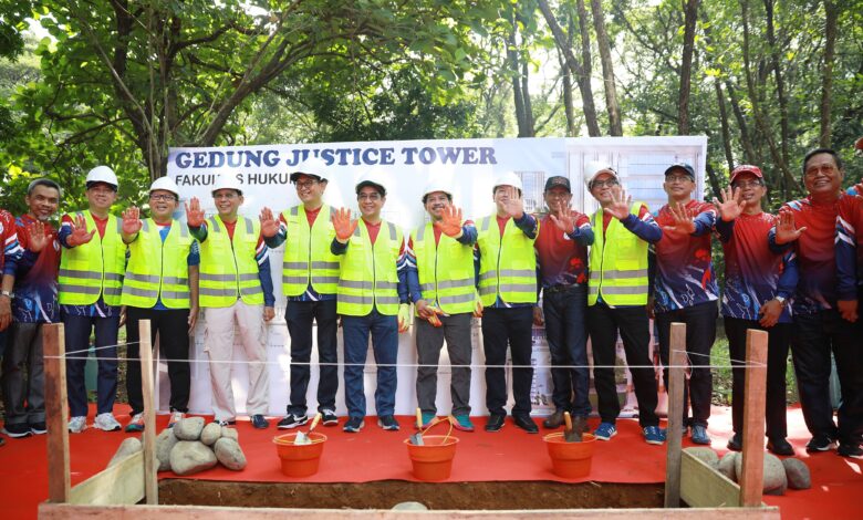 Dies Natalis Fakultas Hukum Unhas, Danny Pomanto Ajak Alumni Memajukan Pemerintahan melalui Produk Hukum