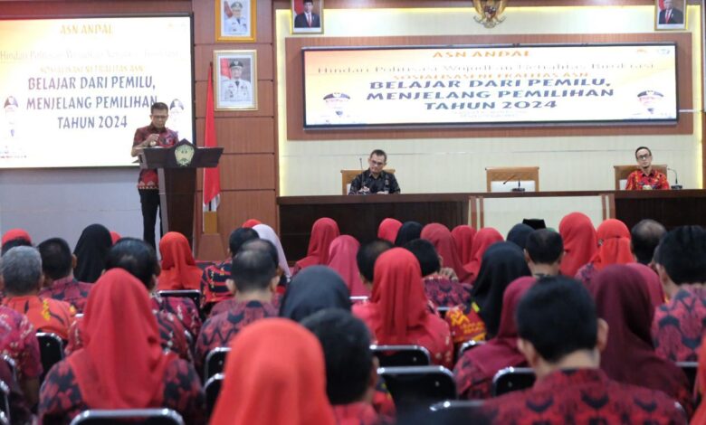 Buka Sosialisasi Netralitas ASN, Pj Sekda Gowa: ASN Tidak Boleh Terjun Dalam Sirkulasi Politik