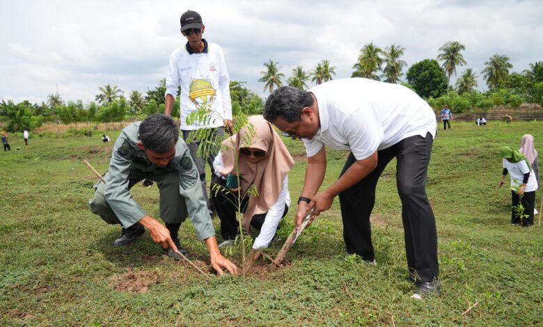 Hari Bumi Sulsel Tanam 2 Juta Pohon, Terbesar di Indonesia