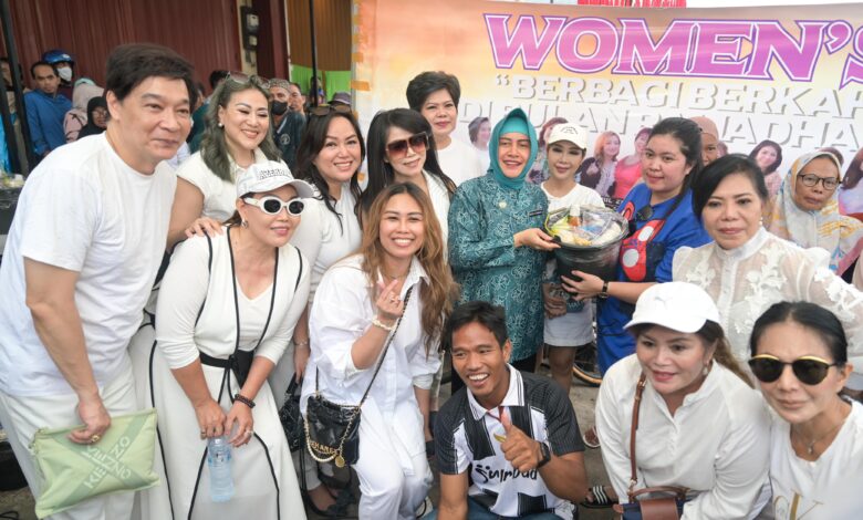 Gaungkan Toleransi dan Kompak, Indira Yusuf Ismail Apresiasi Baksos Woman's