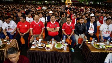 Bersama Ribuan Warga Parepare, Pj Gubernur Nobar Semi Final AFC di Lapangan Andi Makkasau