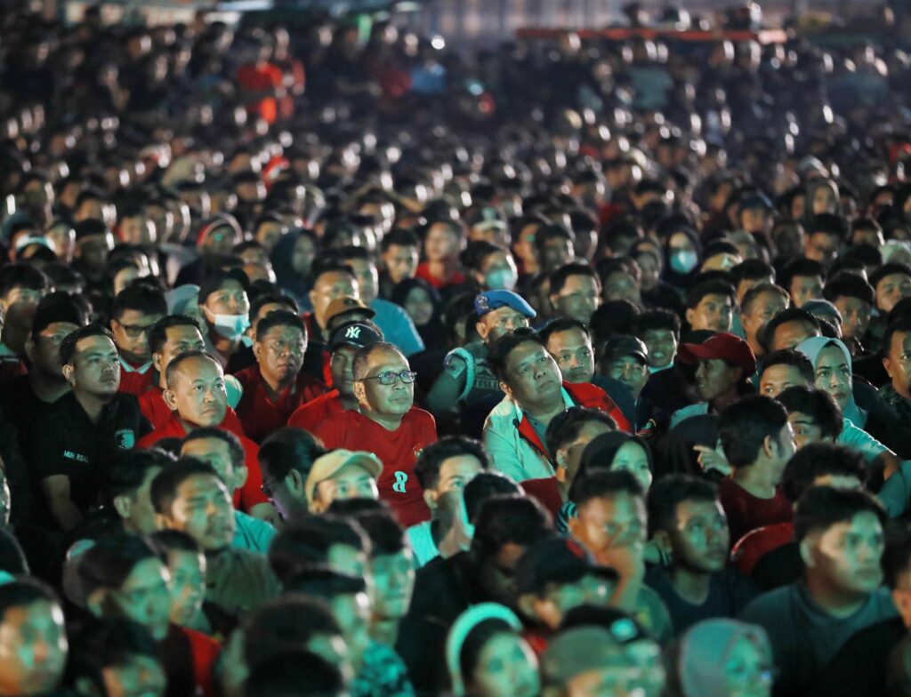 Nobar Semifinal AFC CUP U-23 di CPI Makassar, Danny Pomanto Bagikan Kuliner Khas Makassar ke Masyarakat