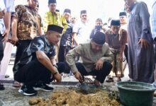 Peletakan Batu Pertama Pembangunan Menara Masjid Nurul Ilmi Himal SMPPSMADAGA Bone