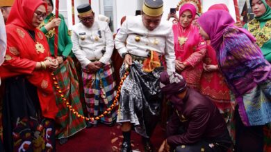 Pj Gubernur Sulsel Ikuti Ritual Adat Mappacekke Wanua Sebelum Perayaan HUT Palopo Ke-22