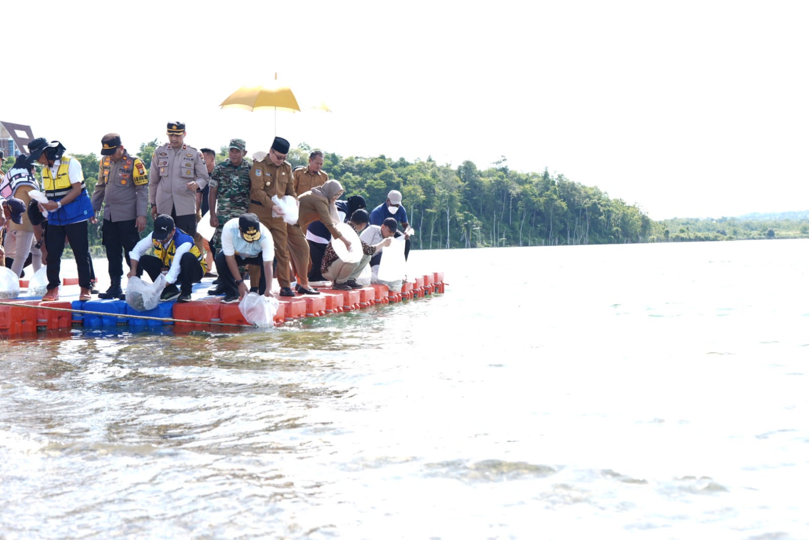 Tebar 250 Ribu Benih, Pj Gubernur Sulsel Target Wajo Jadi Pusat Ikan Air Tawar