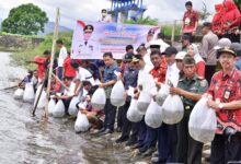 Tebar 100 Ribu Benih Ikan, Pj Gubernur Sulsel Ajak Masyarakat Rawat Bendungan Bili-Bili