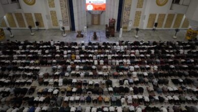 Danny Pomanto dan Ribuan RT-RW se-Makassar Khusyuk Itikaf Ramadan di Masjid Kubah 99