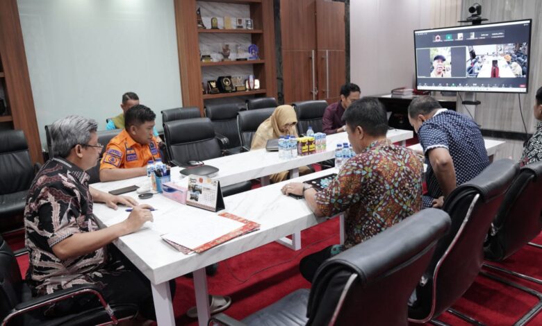 Pj Sekda Sulsel Pastikan Pemenuhan Pangan dan Air Bersih bagi Warga Terdampak Banjir dan Longsor di Enam Kabupaten