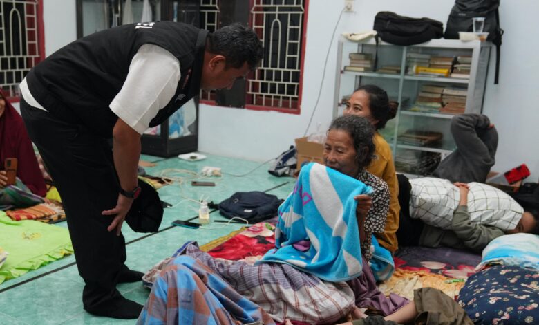 Pj Gubernur Sulsel Kunjungi Titik Banjir Terparah di Luwu