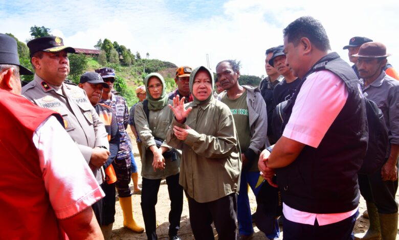 Mensos Risma Apresiasi Penanganan Bencana Banjir dan Longsor di Sulsel