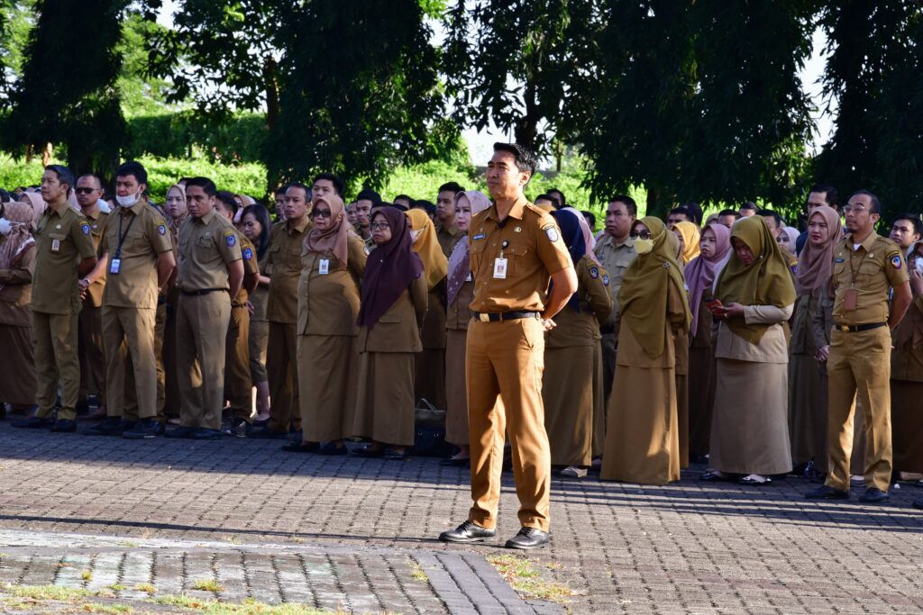 Pimpin Apel Pagi, Pj Gubernur Bahtiar Apresiasi Bantuan OPD untuk Korban Bencana di Sulsel