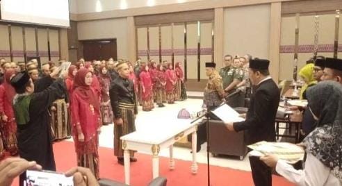 Lantik 135 Anggota PPK, Ketua KPU Bone Harap Solid Menjalankan Tugas